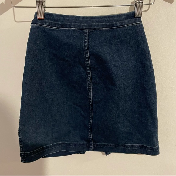 Free People Zipper Front Dark Wash Denim Mini Skirt Sz 2 - Picture 4 of 6